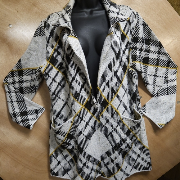 Love Ever After Sweater Knit  Cardigan Black White Yellow Open Pockets Plaid XL - Picture 7 of 13